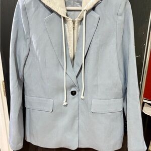 Blue Blazer with Structured Silhouette and Notched Lapels
